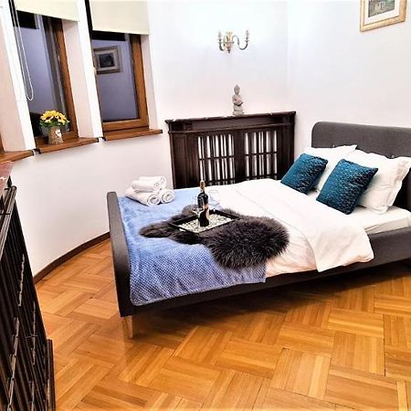 Central Arghezi University Square Apartment Букурещ Екстериор снимка