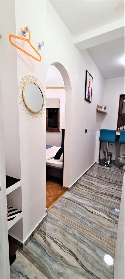 Central Arghezi University Square Apartment Букурещ Екстериор снимка