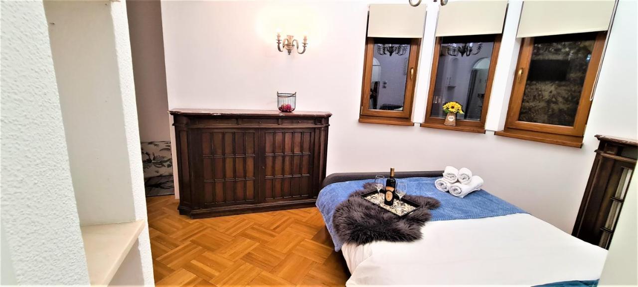 Central Arghezi University Square Apartment Букурещ Екстериор снимка